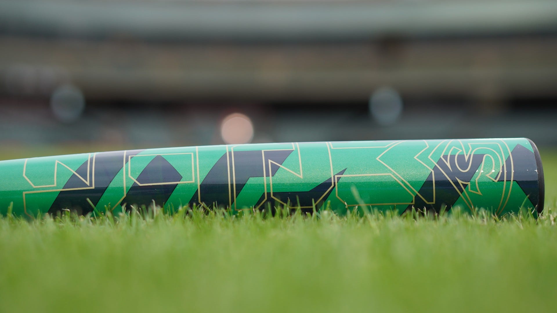 Meet the 2023 Louisville Slugger Meta BBCOR Bat Louisville Slugger